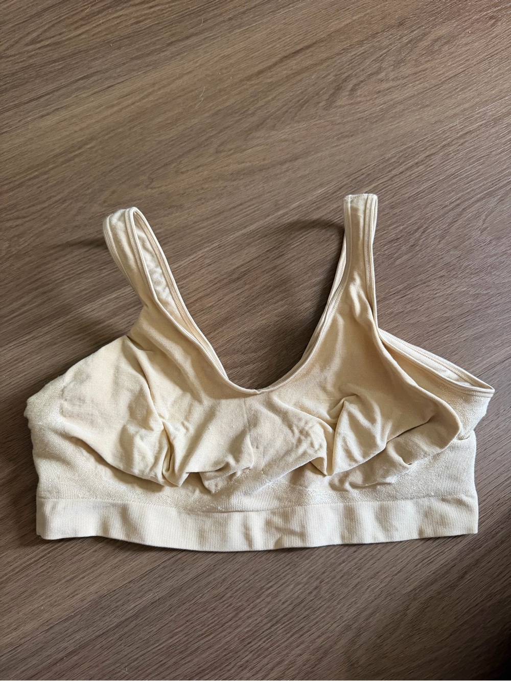 Undercover Cream Wireless Scoop-Neck Lounge Bra
